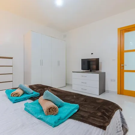 New Spacious Apartment 3 Bdr 2 Bth Bugibba St. Paul's Bay Exterior photo
