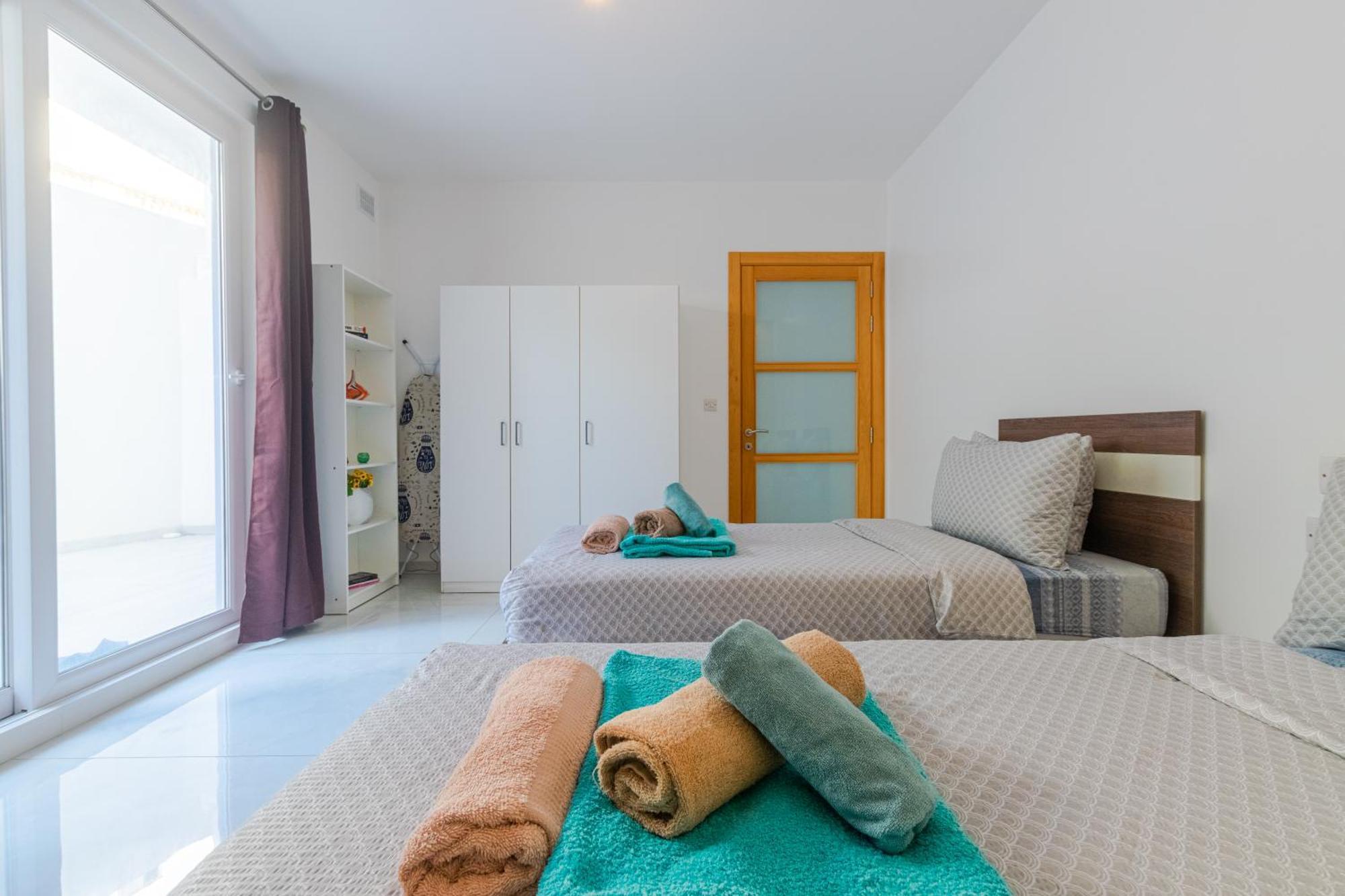 Apartment New Spacious 3 Bdr 2 Bth Bugibba St. Paul's Bay