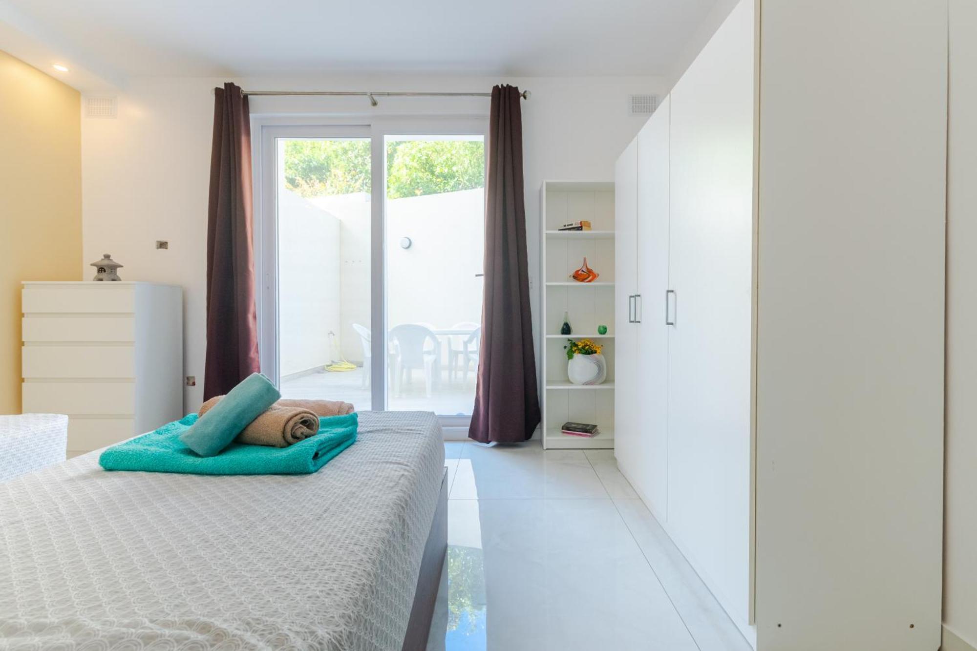 New Spacious 3 Bdr 2 Bth Bugibba * St. Paul's Bay
