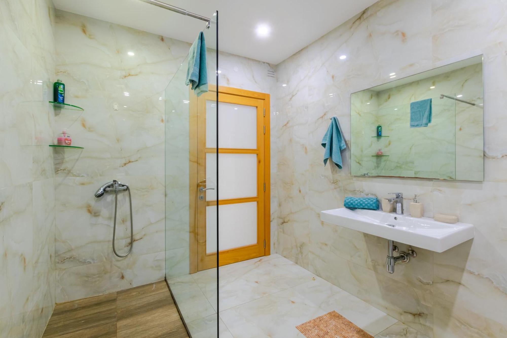New Spacious 3 Bdr 2 Bth Bugibba