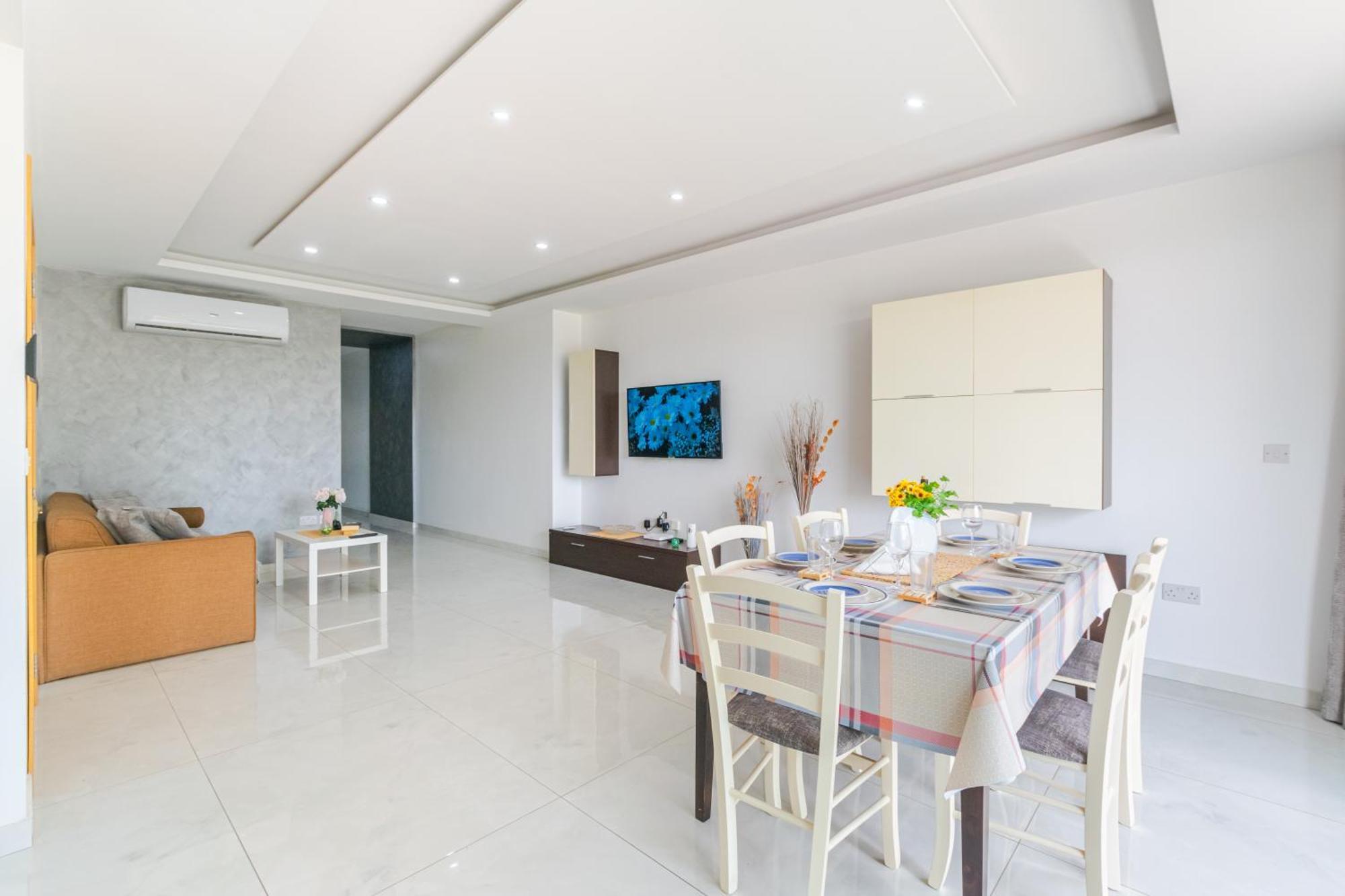 Apartment New Spacious 3 Bdr 2 Bth Bugibba *