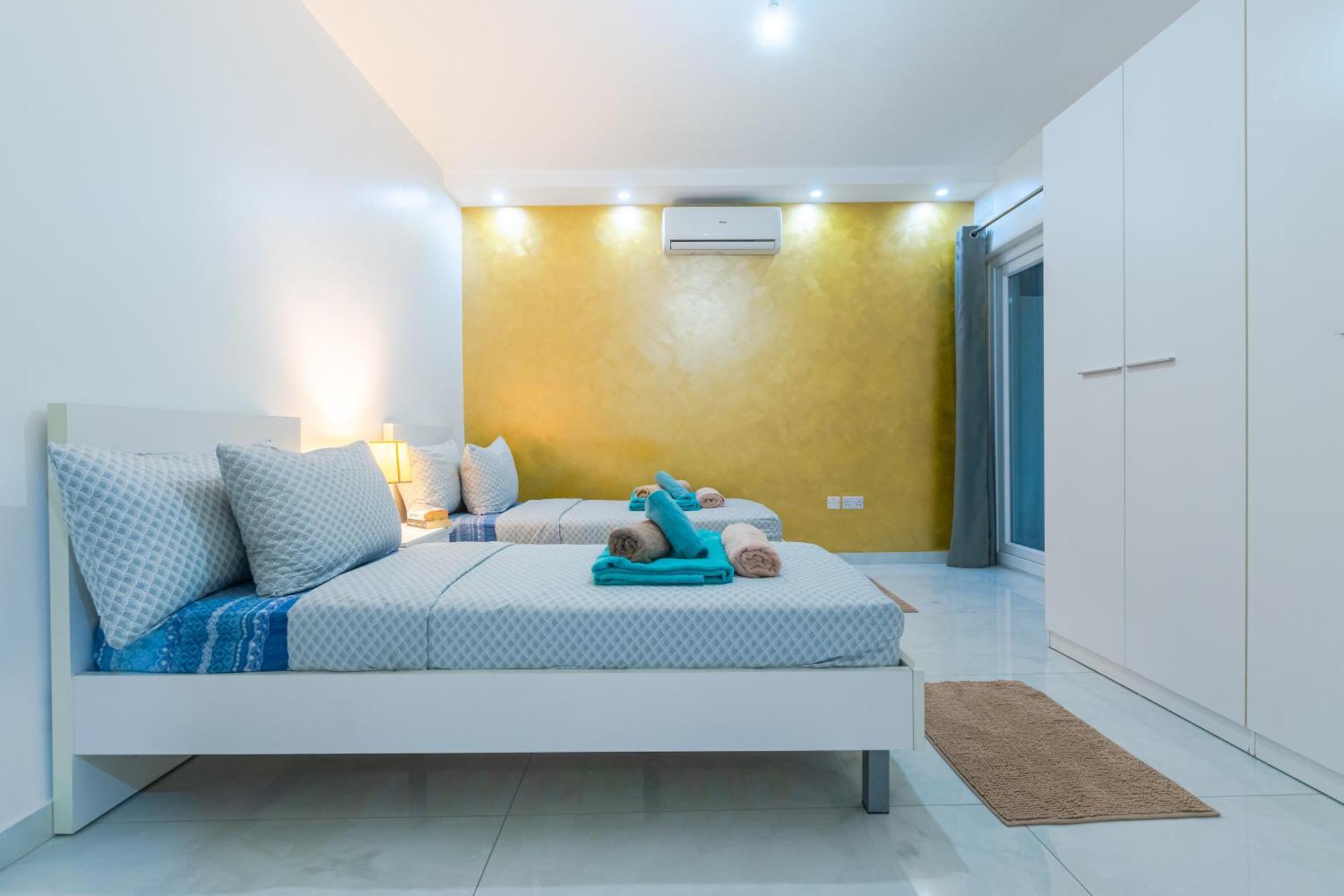 New Spacious 3 Bdr 2 Bth Bugibba Apartment