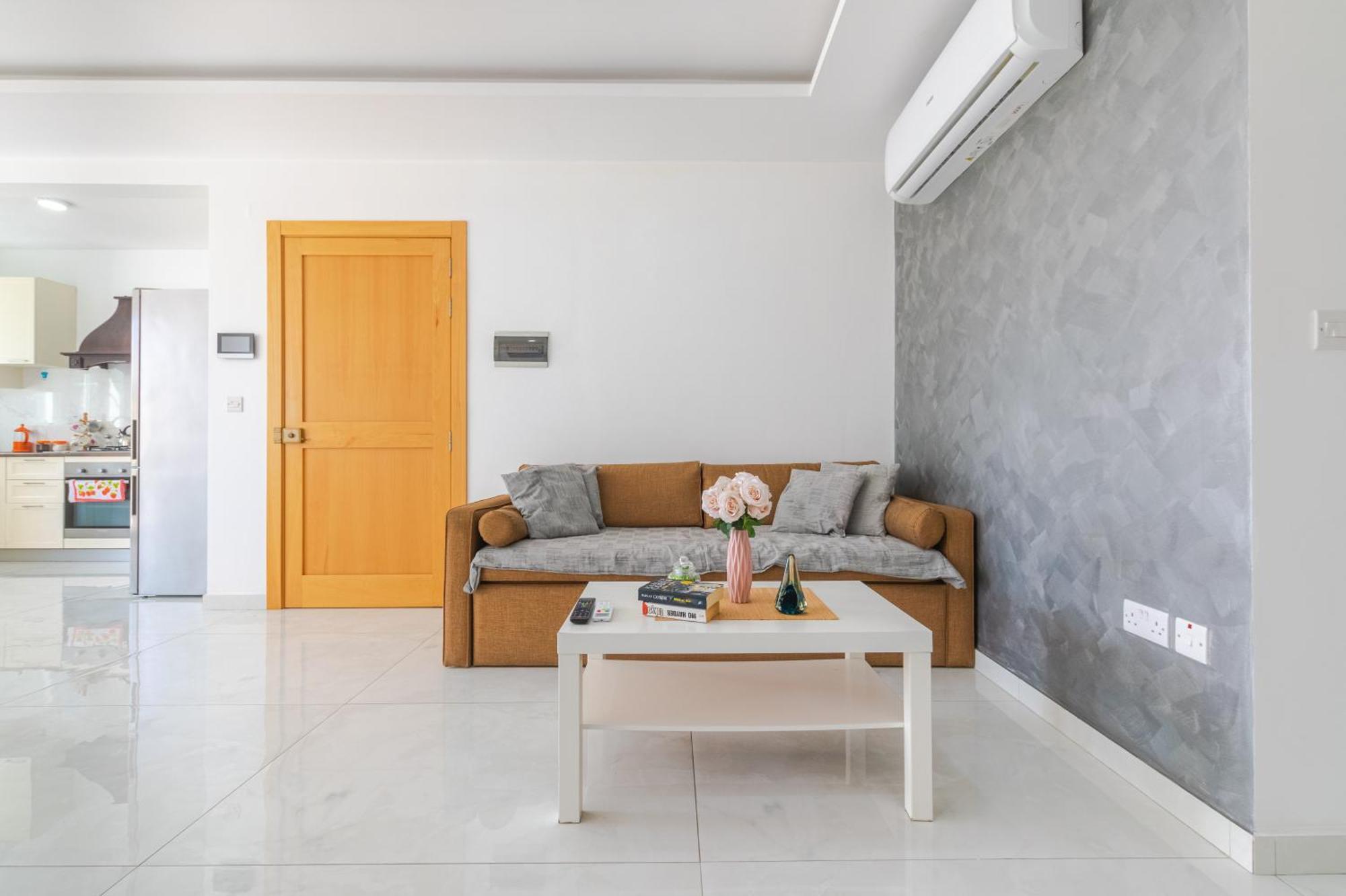 Apartment New Spacious 3 Bdr 2 Bth Bugibba