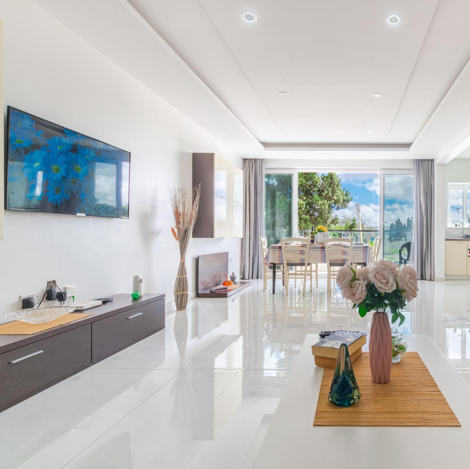 New Spacious 3 Bdr 2 Bth Bugibba * St. Paul's Bay