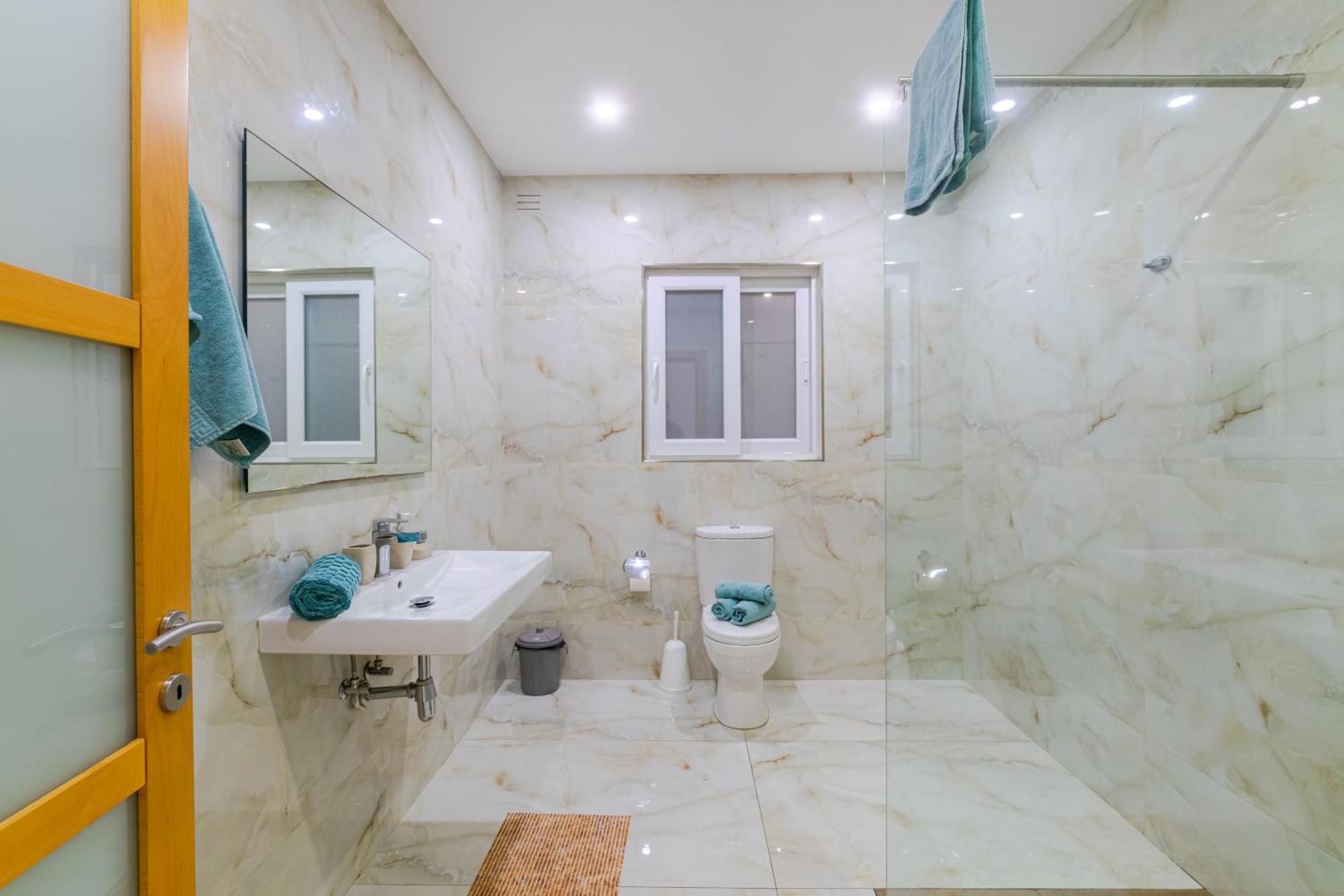 New Spacious 3 Bdr 2 Bth Bugibba *